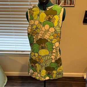 Green Floral Sleeveless Shift Top